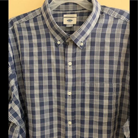 Men’s Old Navy Long Sleeve button shirt - Picture 2 of 4